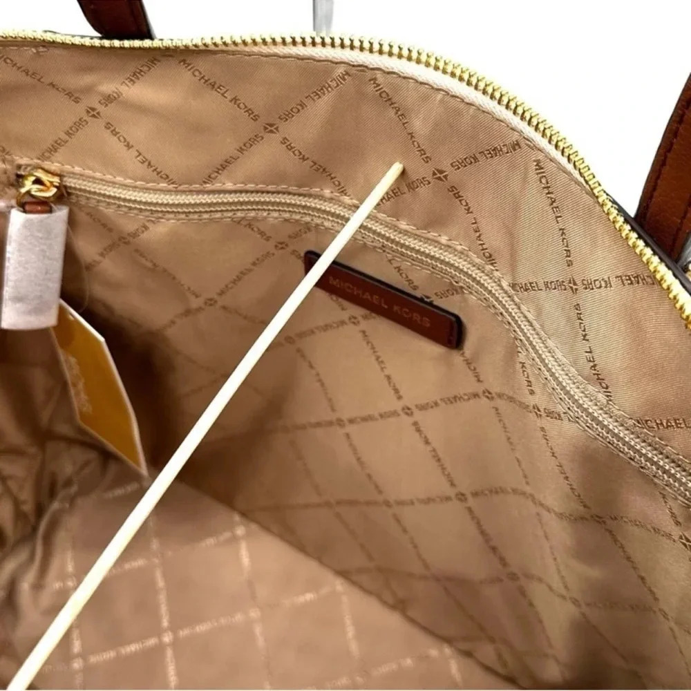 Michael Kors Large Charlotte Tote Bag & Large Double Zip Wallet Vanilla/Brown - Picture 10 of 14